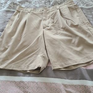 Nice Looking Men's Size 32 Dockers Shorts
